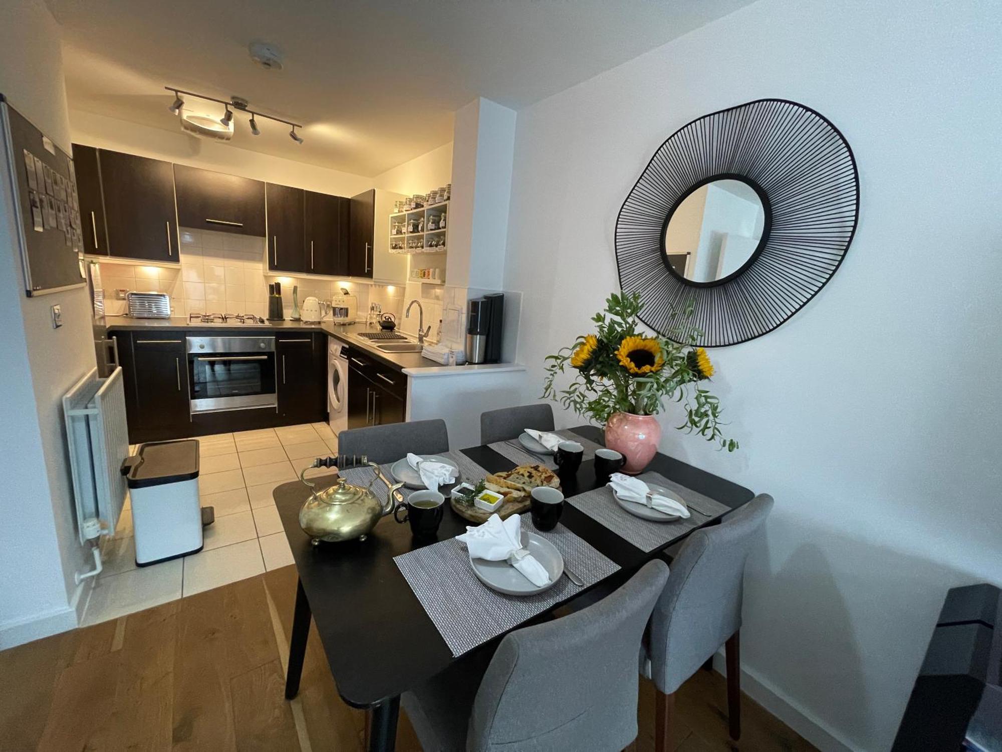 Peloton Organic Health Apartment In Angel, Old Street, Islington London Exterior photo